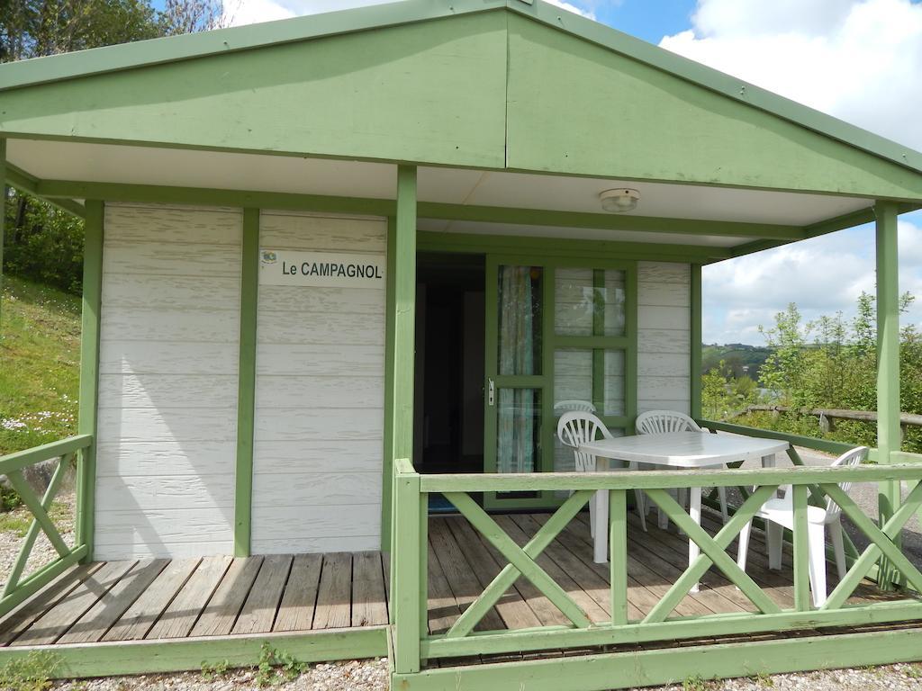 Camping Du Moulin Hotel Meyrieu-les-Etangs Quarto foto