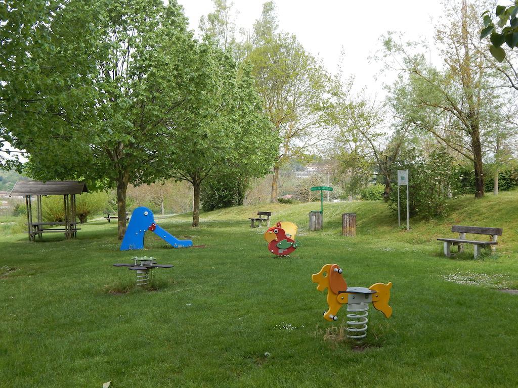 Camping Du Moulin Hotel Meyrieu-les-Etangs Exterior foto