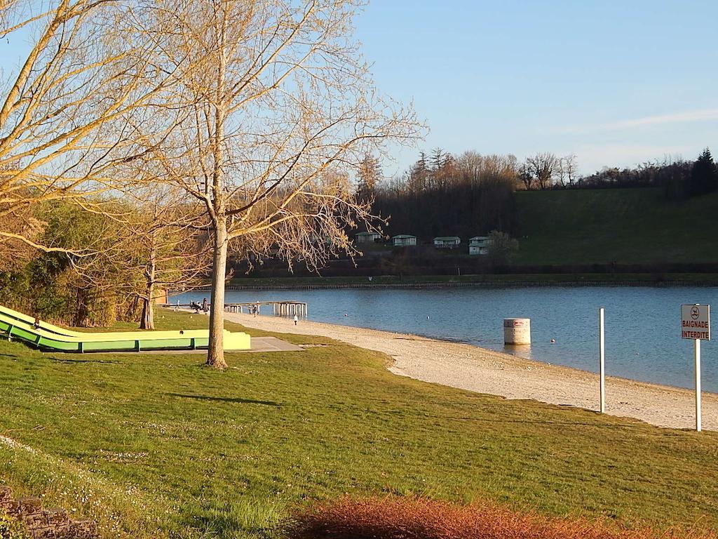 Camping Du Moulin Hotel Meyrieu-les-Etangs Exterior foto