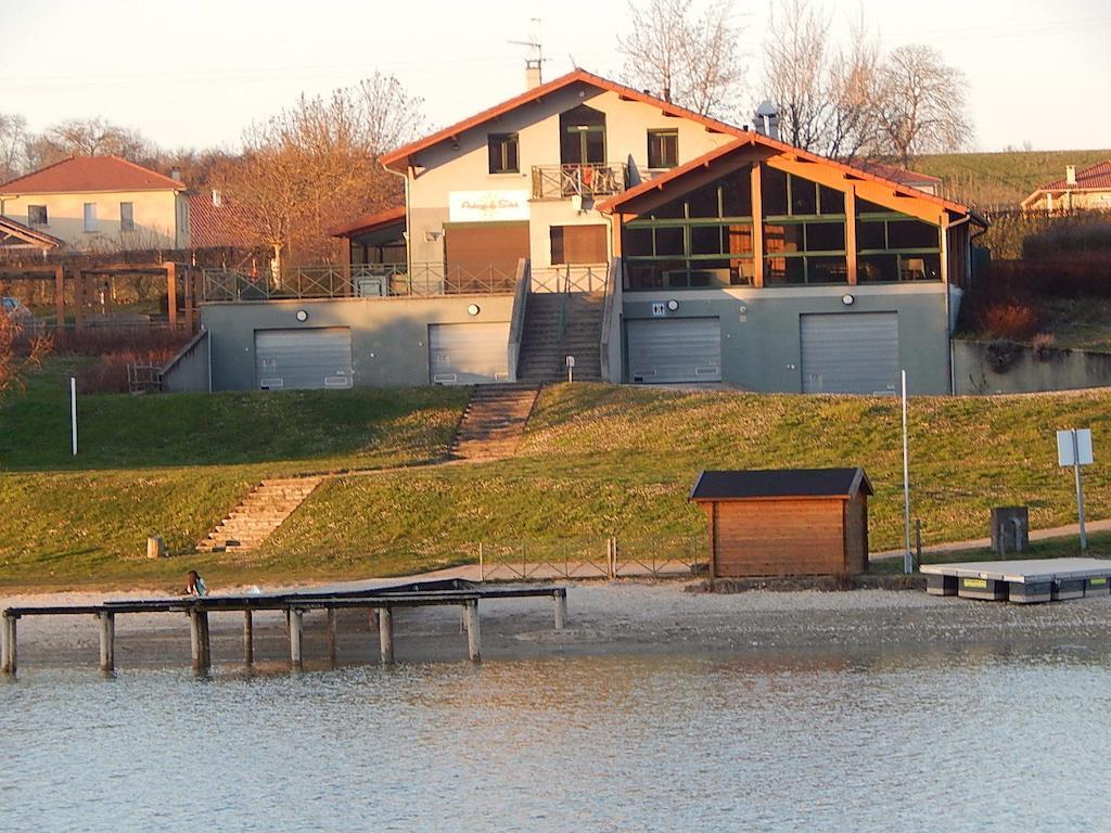 Camping Du Moulin Hotel Meyrieu-les-Etangs Exterior foto